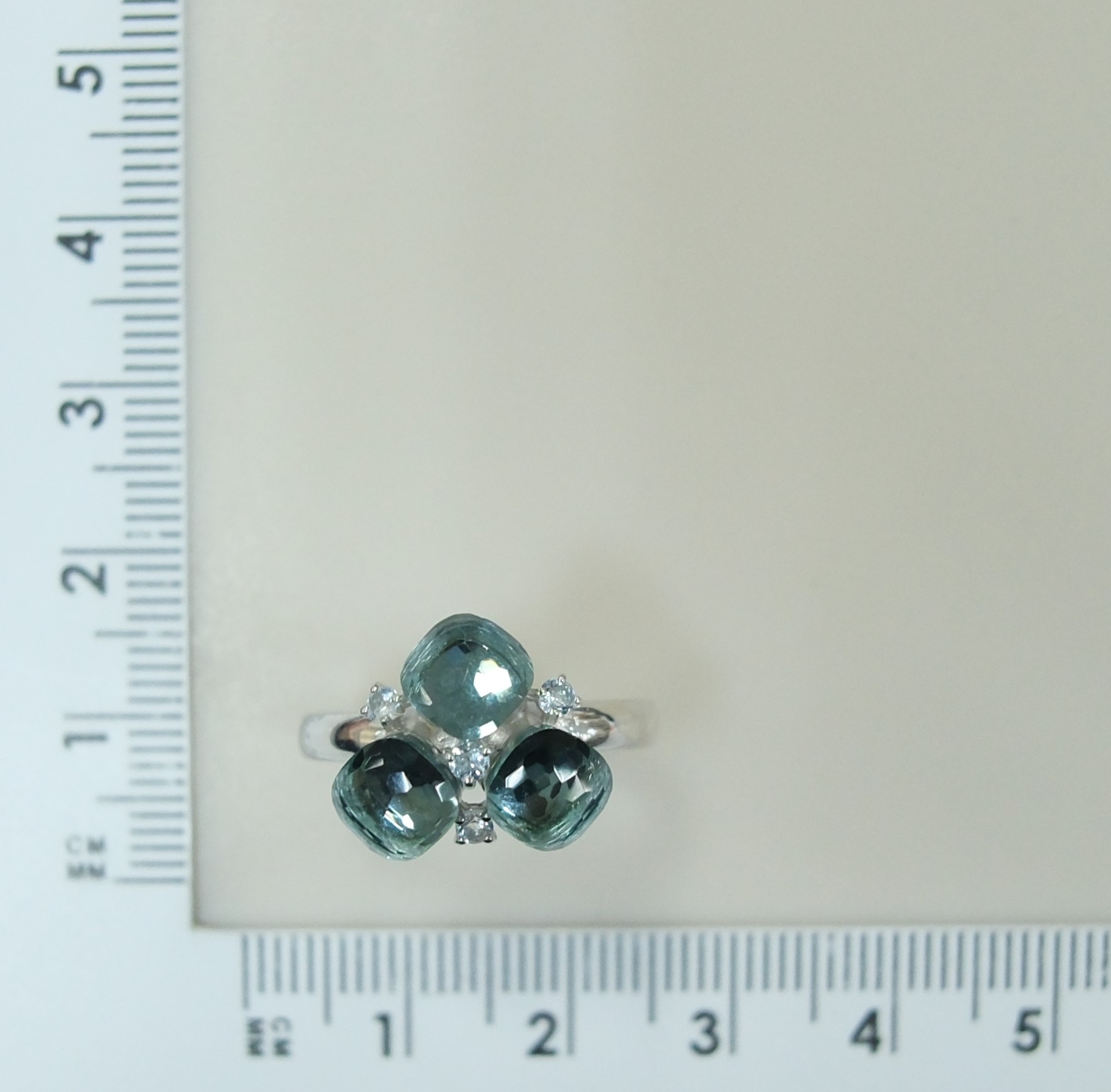 Серебряное кольцо с кварцем